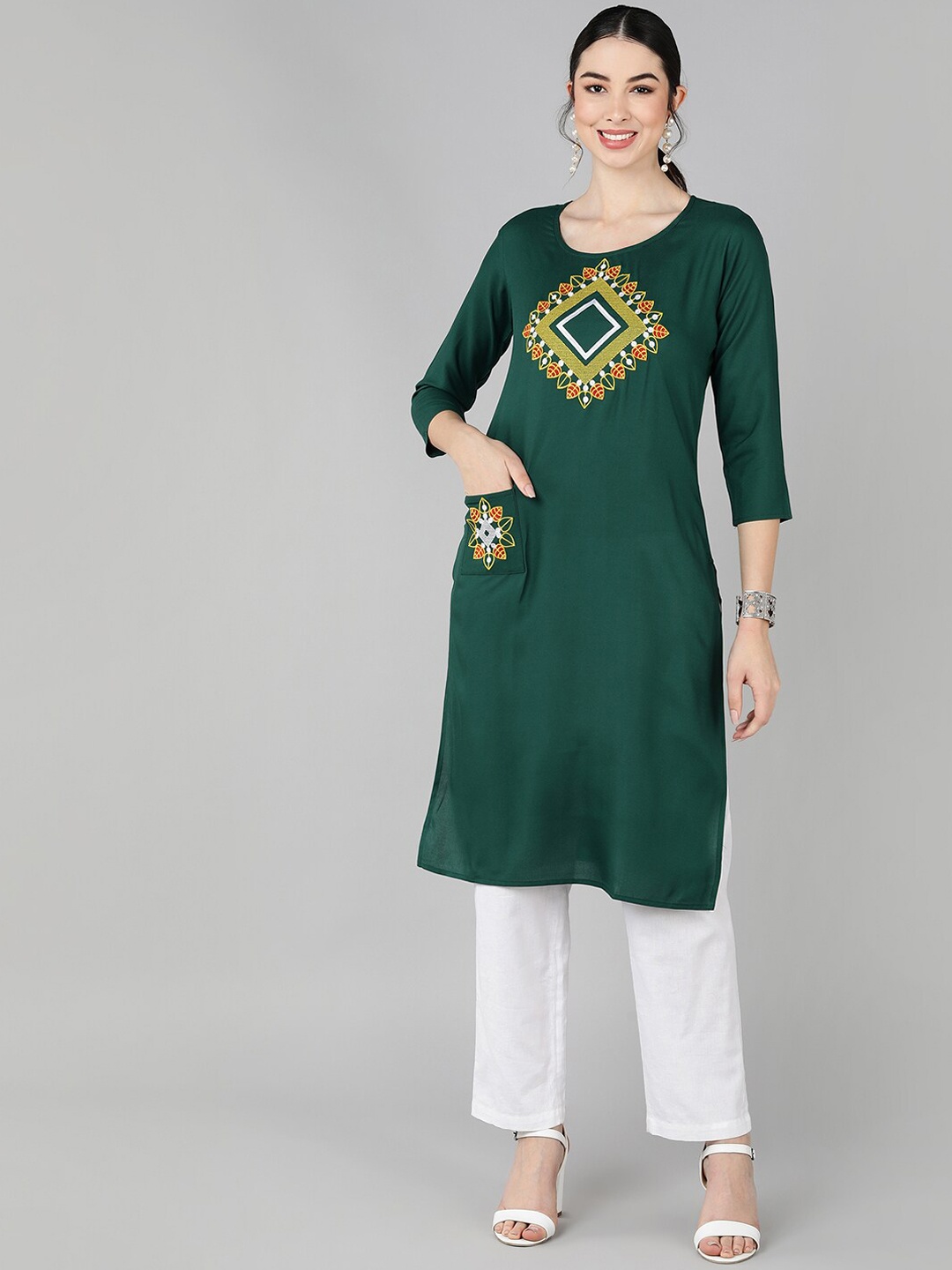 

Jaipur Folk Women Green Geometric Embroidered Flared Sleeves Thread Work Kurta