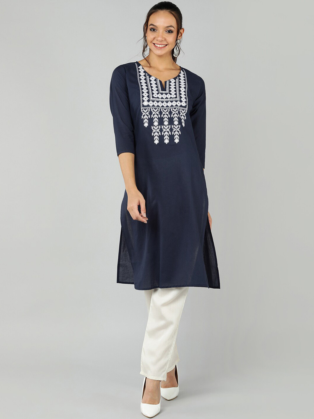 

Jaipur Folk Women Blue Geometric Embroidered Thread Work Kurta, Navy blue