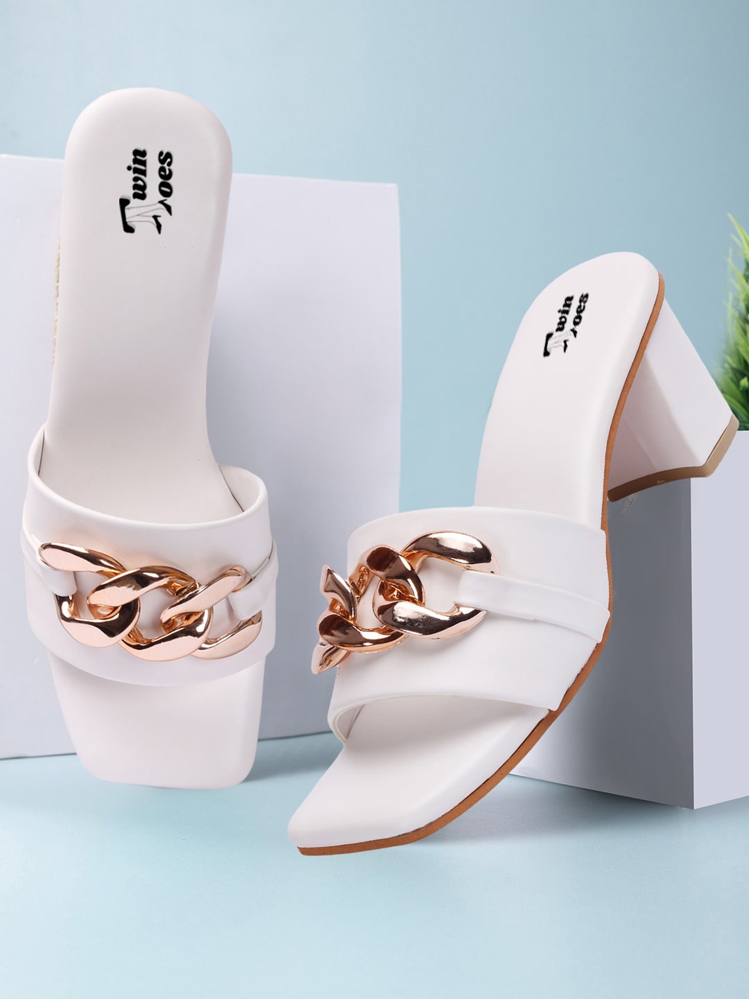 

TWIN TOES Women White Party Block Sandals