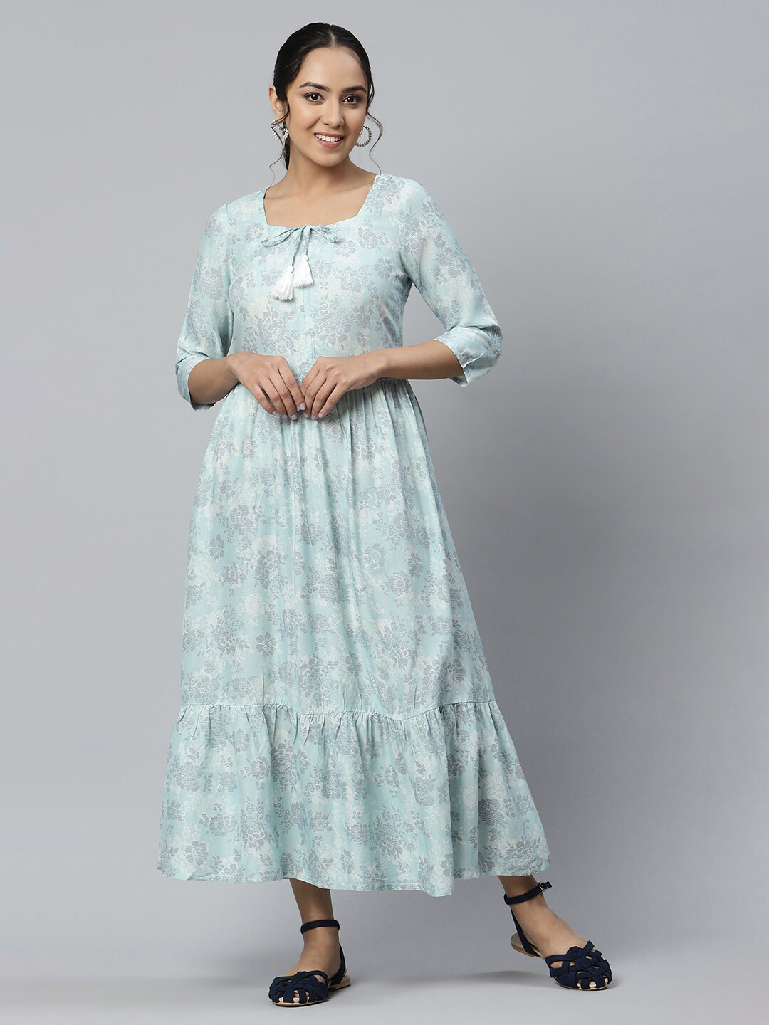 

Aurelia Women Blue Gathered LIVA Midi Dress