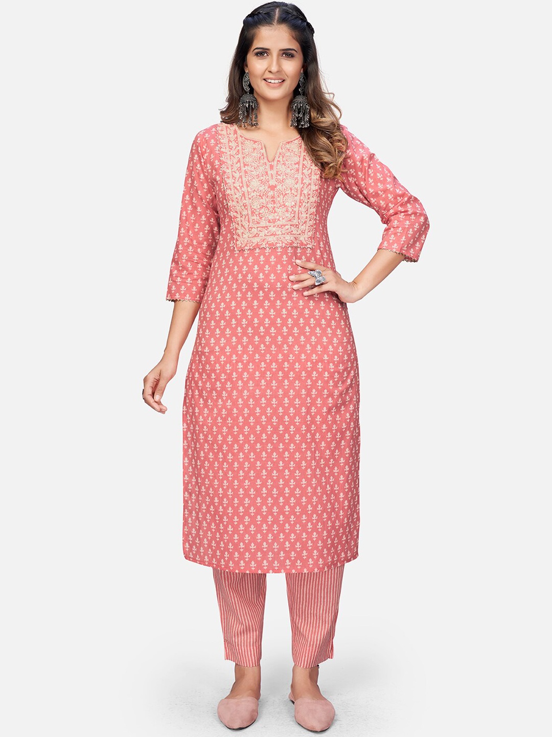 

Vbuyz Women Peach-Coloured Ethnic Motifs Printed Gotta Patti Pure Cotton Kurta with Trousers