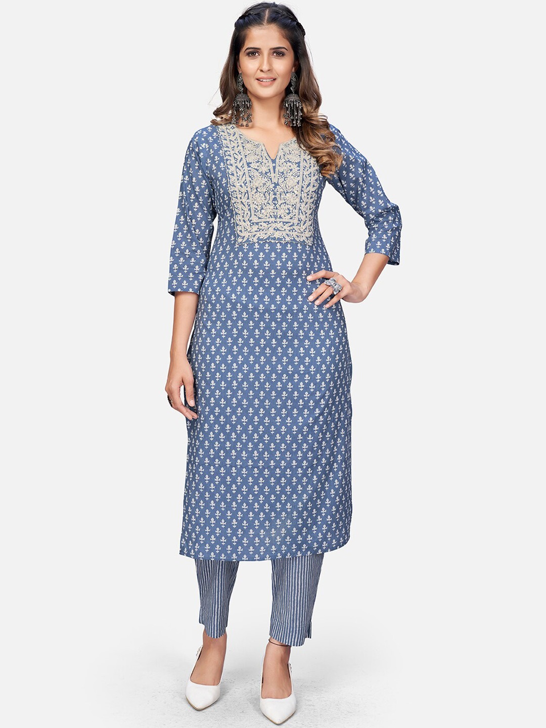 

Vbuyz Women Blue Ethnic Motifs Yoke Design Gotta Patti Pure Cotton Kurta with Trousers