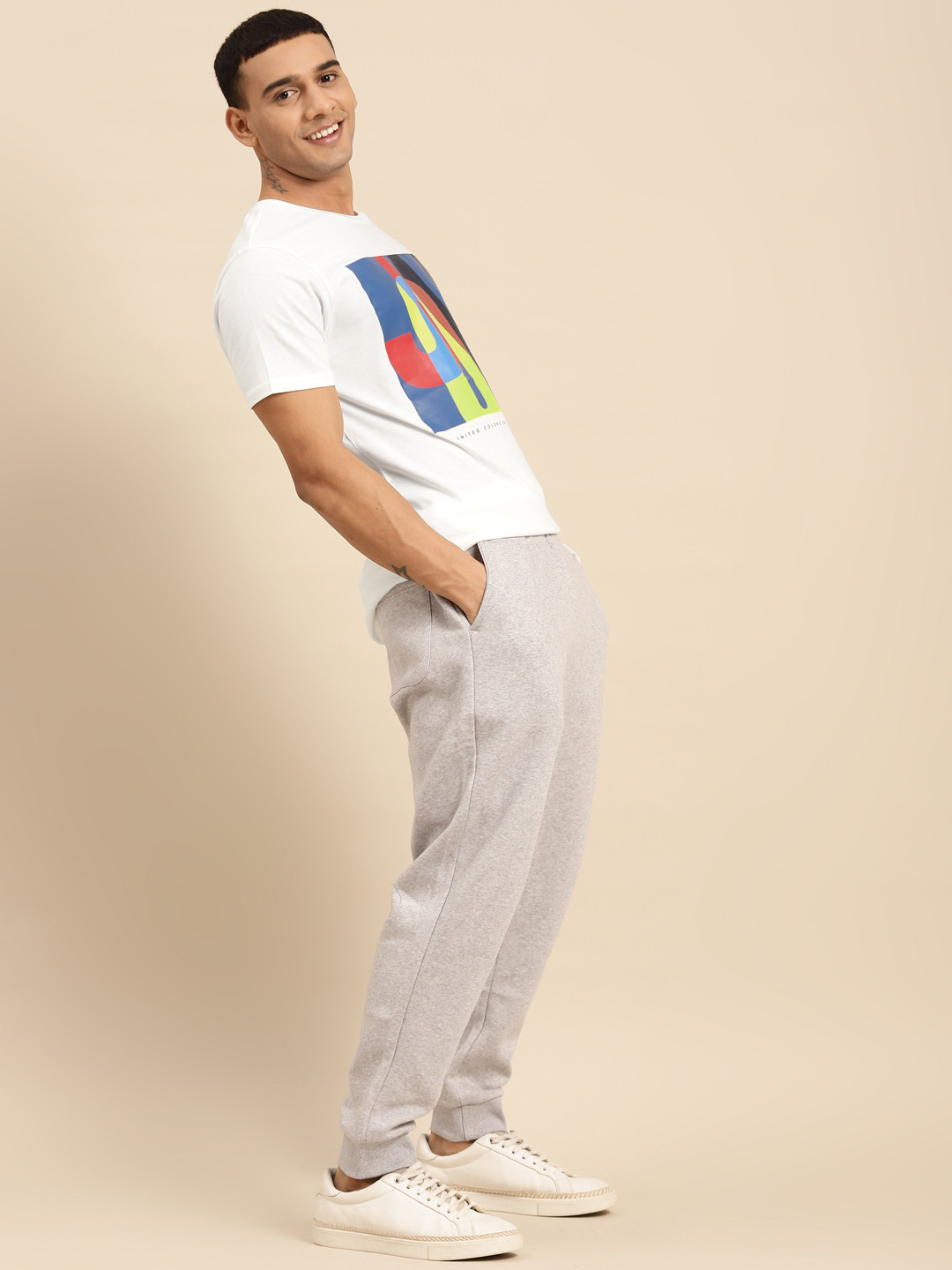 

United Colors of Benetton Men Off White & Blue Typography Printed Pure Cotton T-shirt