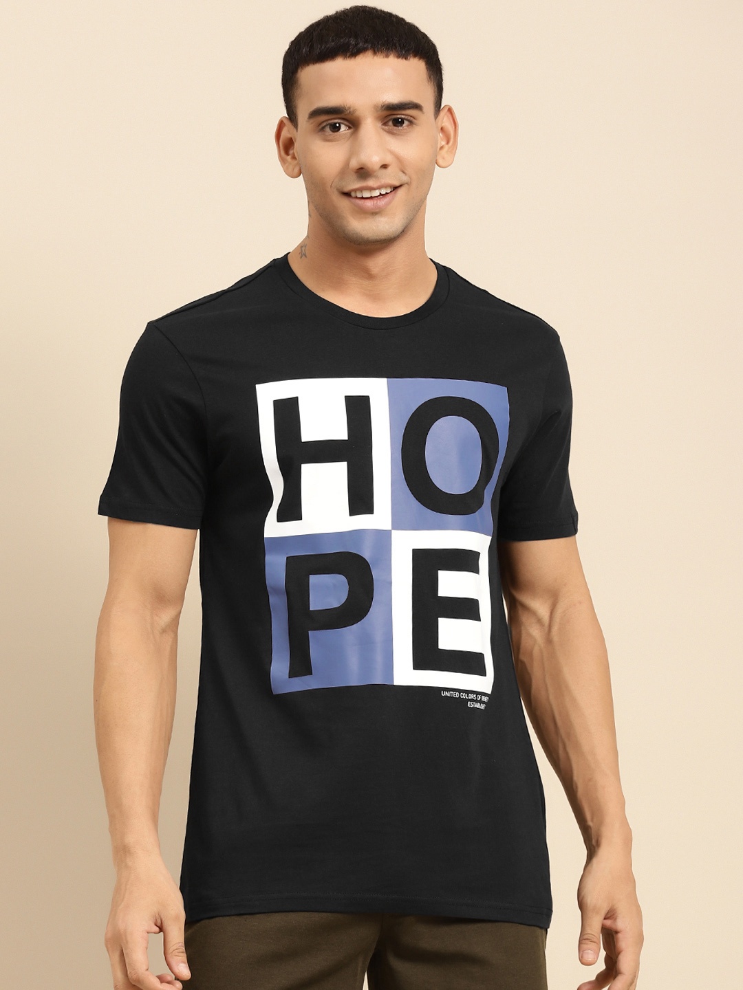 

United Colors of Benetton Men Black & White Typography Printed Pure Cotton T-shirt