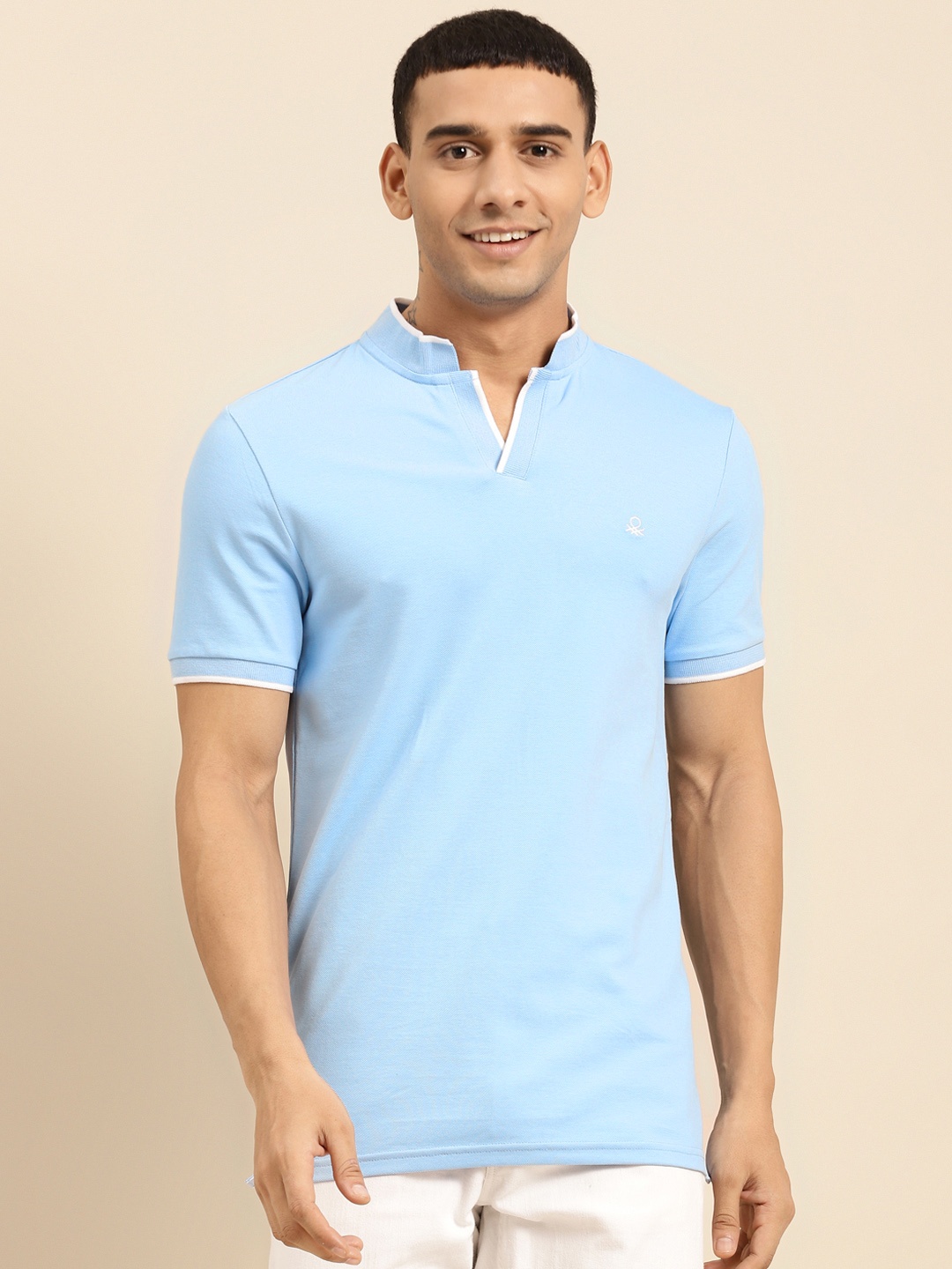 

United Colors of Benetton Men Blue Solid T-shirt