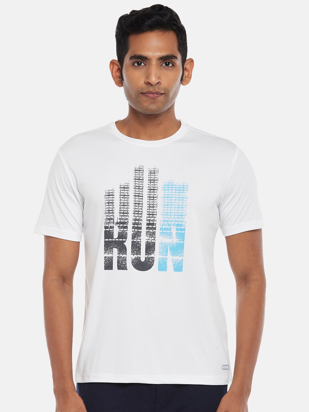 

Ajile by Pantaloons Men White Typography Printed Slim Fit T-shirt