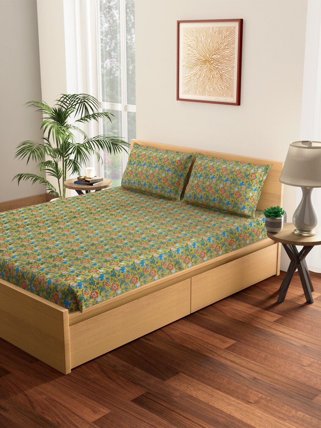 

Living scapes by Pantaloons Yellow & Blue Floral 210 TC Queen Bedsheet with 2 Pillow Covers