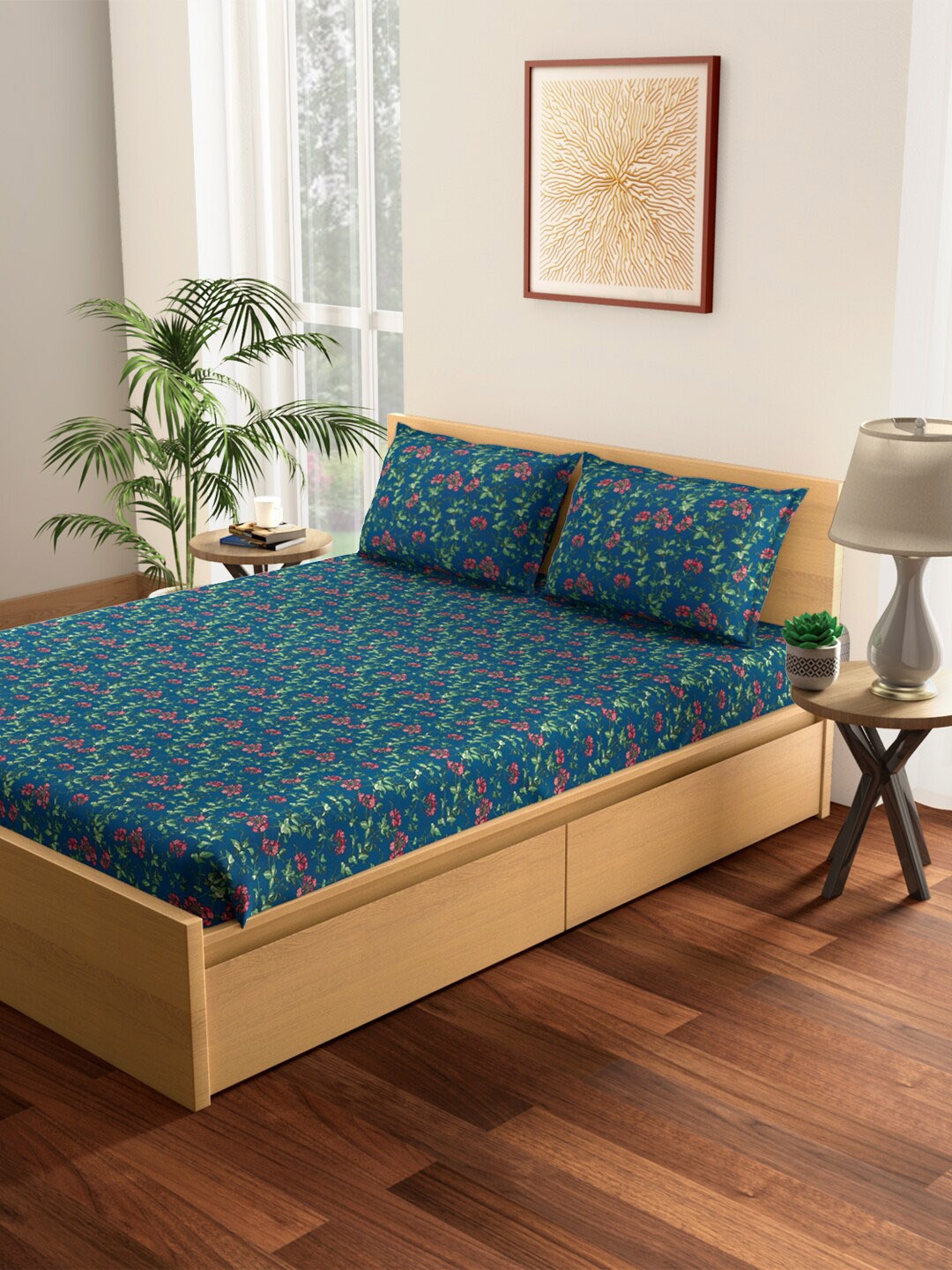 

Living scapes by Pantaloons Navy Blue & Pink Floral 210 TC Queen Bedsheet with 2 Pillow Covers
