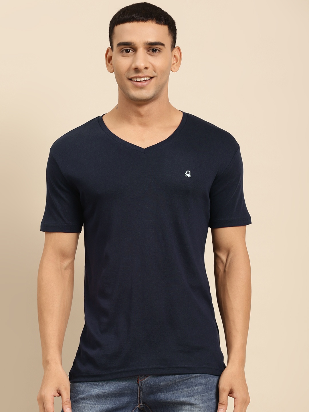 

United Colors of Benetton Men Navy Blue Solid V-Neck Pure Cotton T-shirt