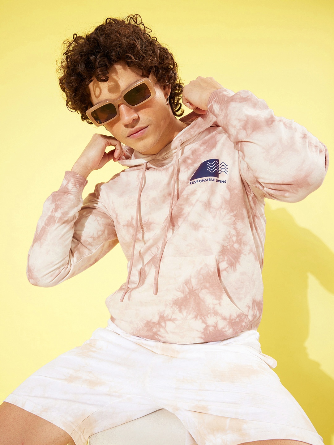 

Mast & Harbour Men Peach & White Dyed Pure Cotton Hooded Sweatshirt