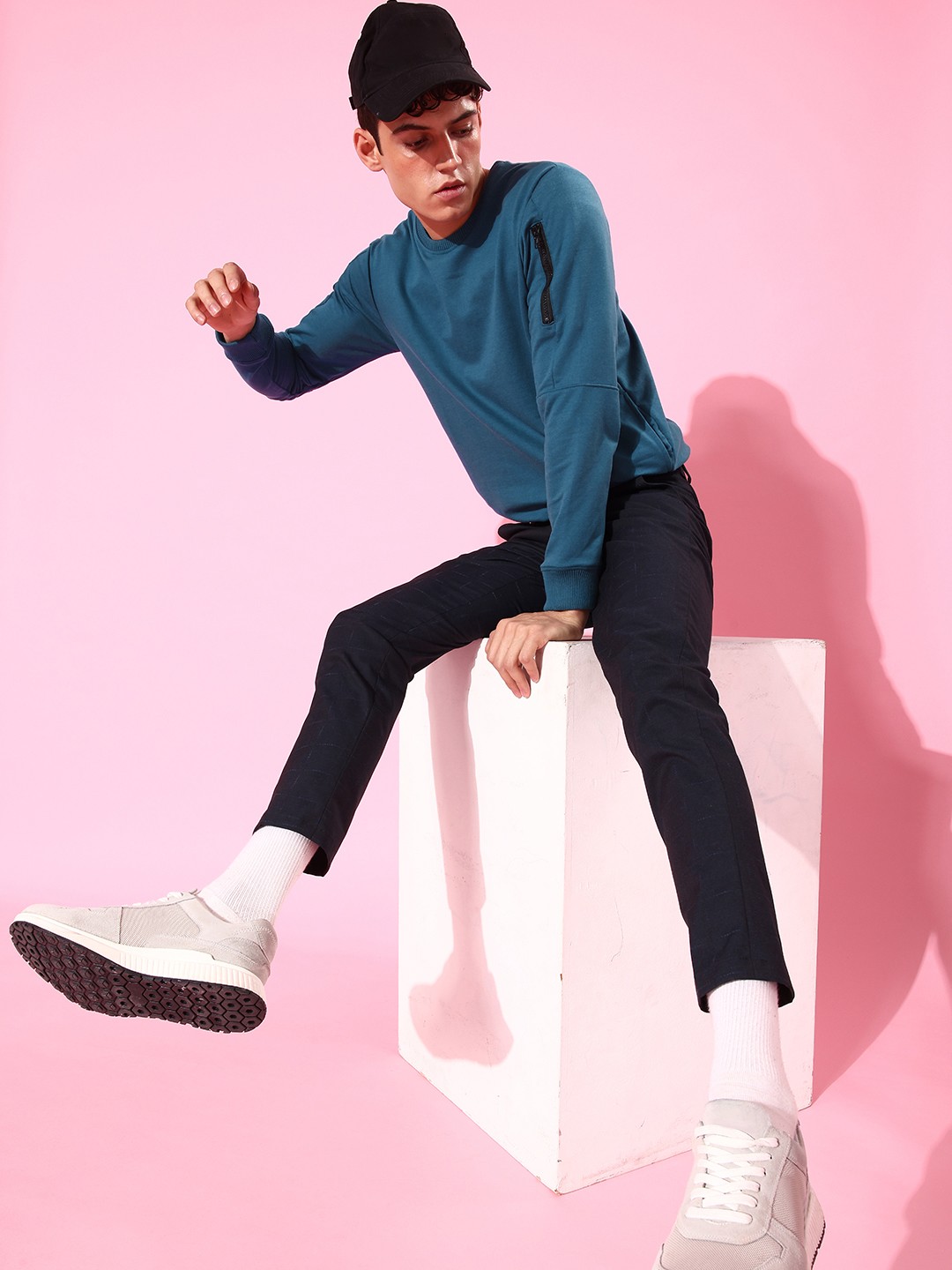 

Mast & Harbour Men Teal Blue Solid Round-Neck Pullover Sweatshirt