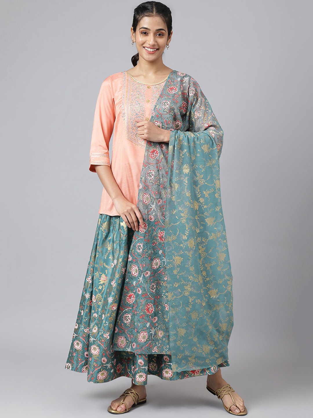 

AURELIA Women Peach-Coloured Ethnic Motifs Kurta with Churidar & With Dupatta