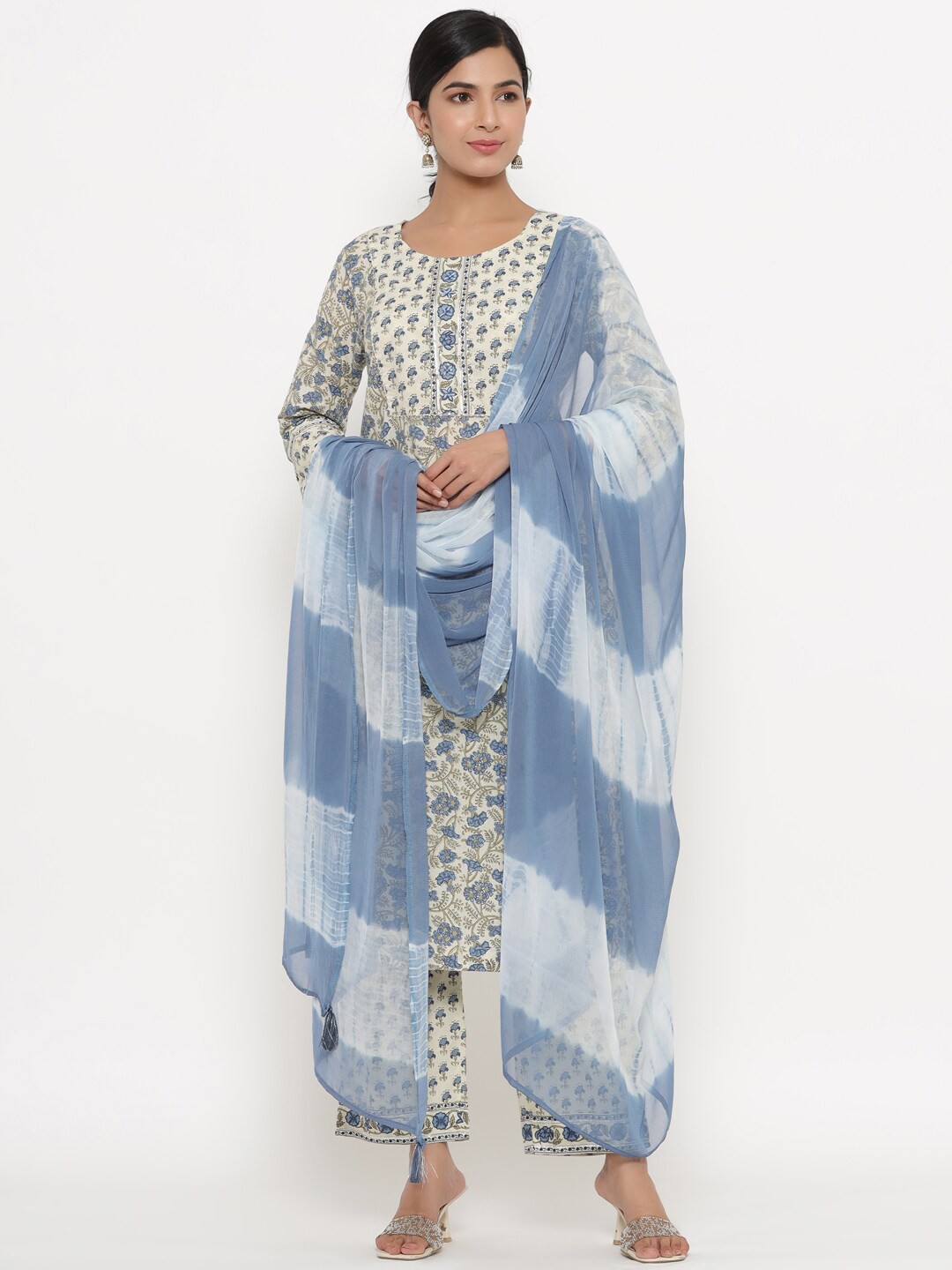 

Do Dhaage Women Blue Floral Printed Pure Cotton Kurta with Trousers & With Dupatta