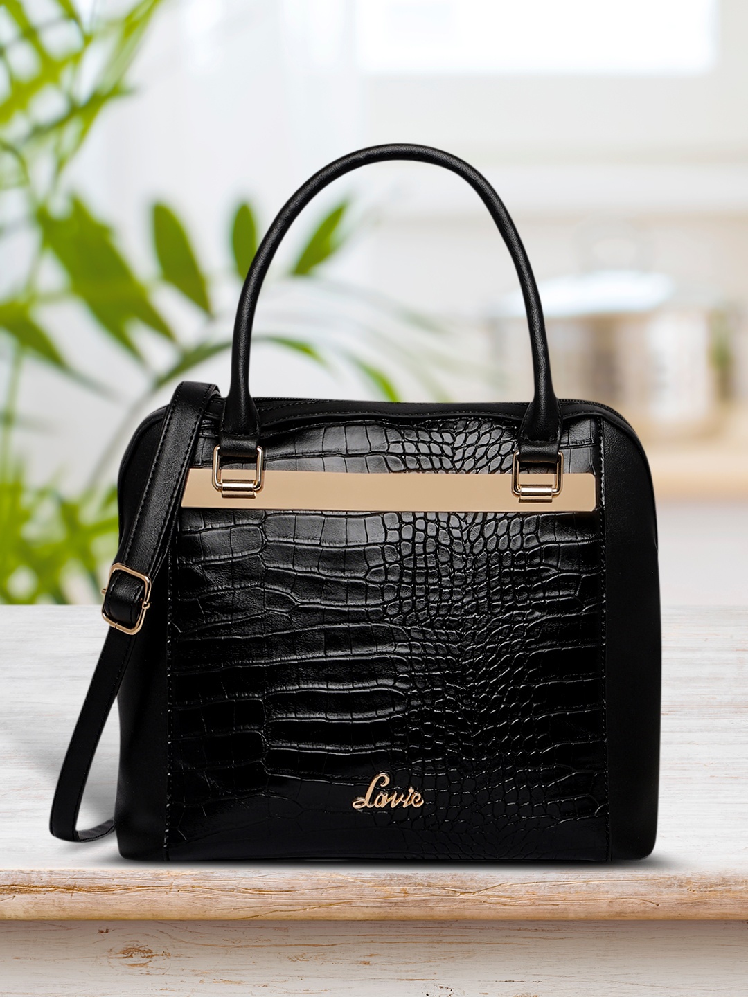 

Lavie Glossy Eero Black Animal Textured Structured Handheld Bag