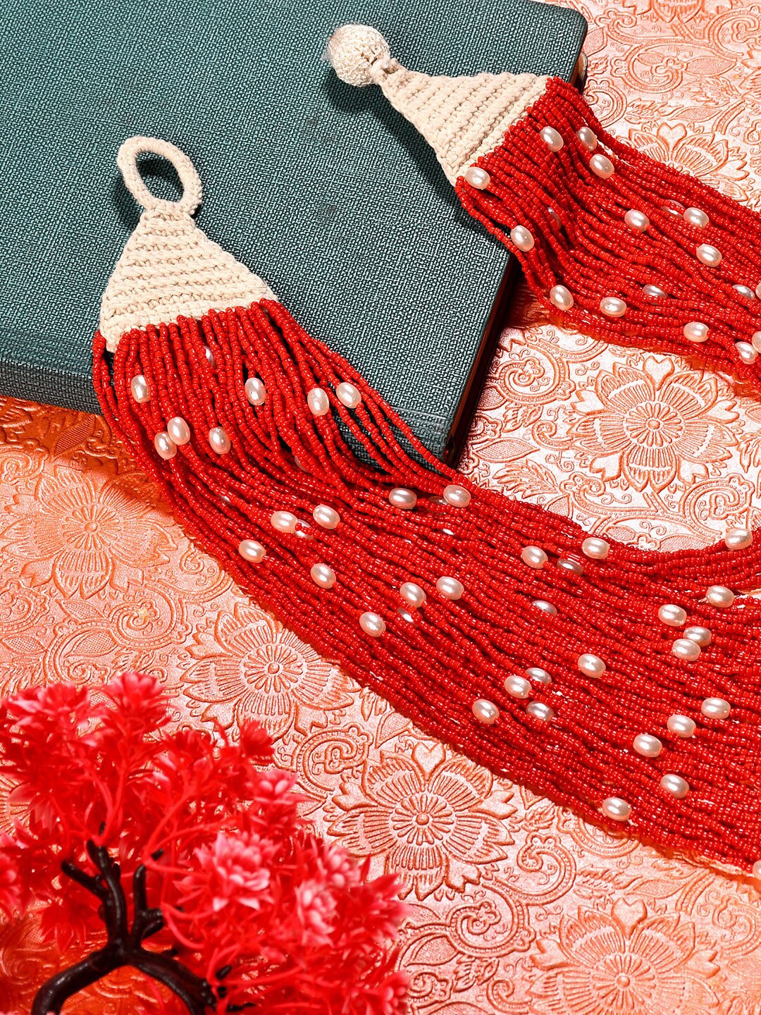 

Bamboo Tree Jewels Red & Off White Necklace