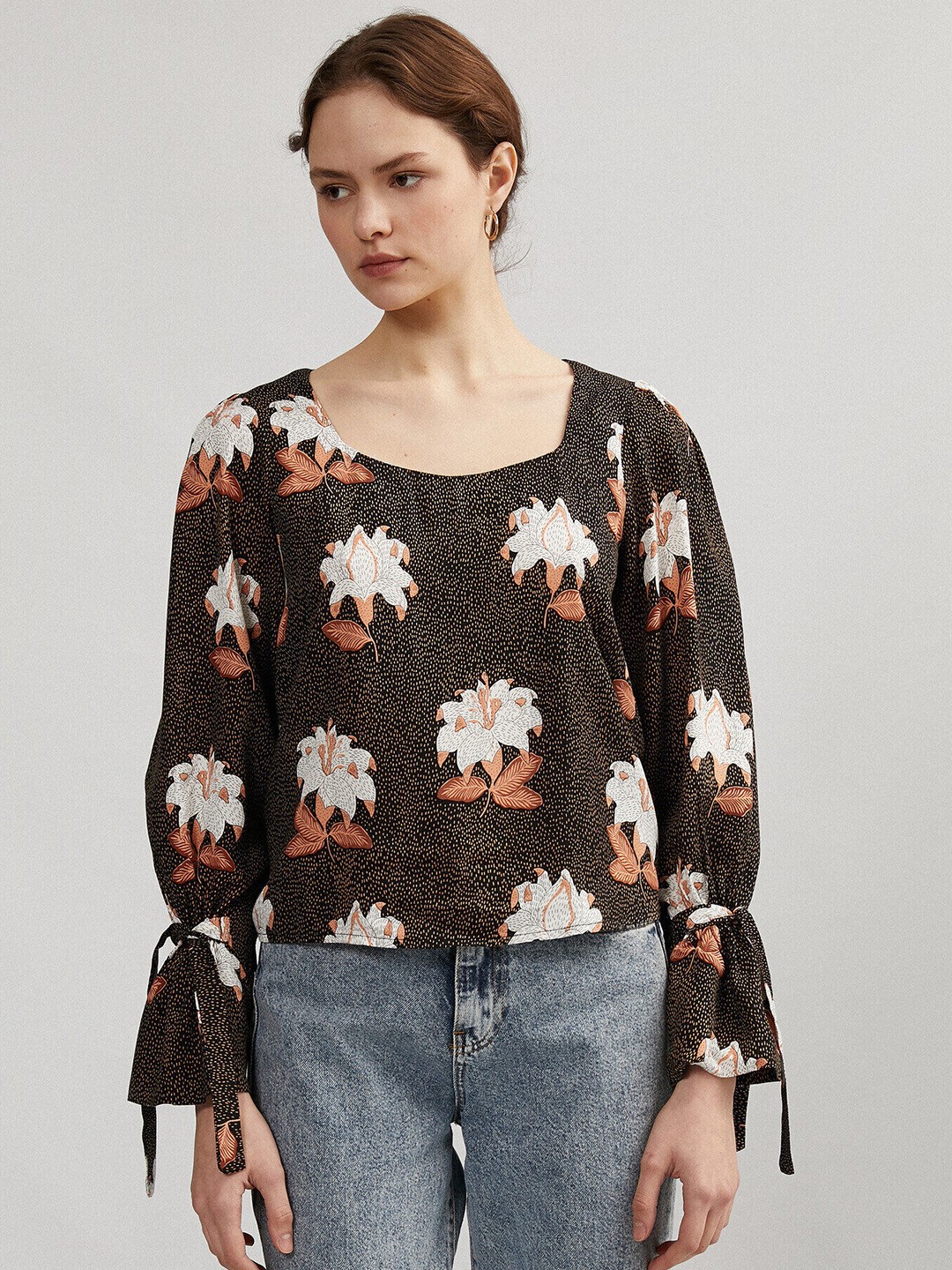 

Koton Black & White Floral Print Top