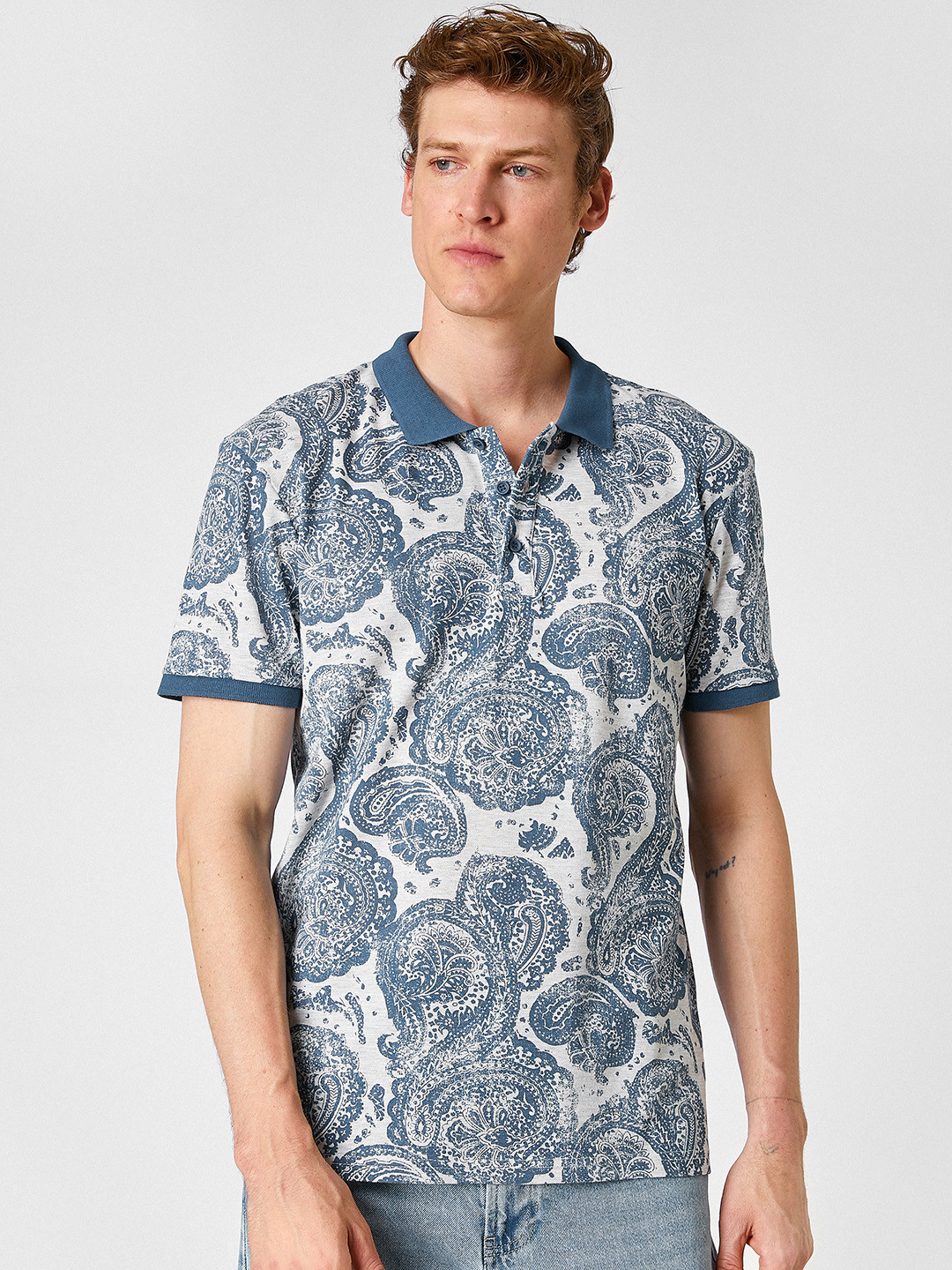 

Koton Men Grey Melange & Navy Blue Floral Printed Polo Collar T-shirt