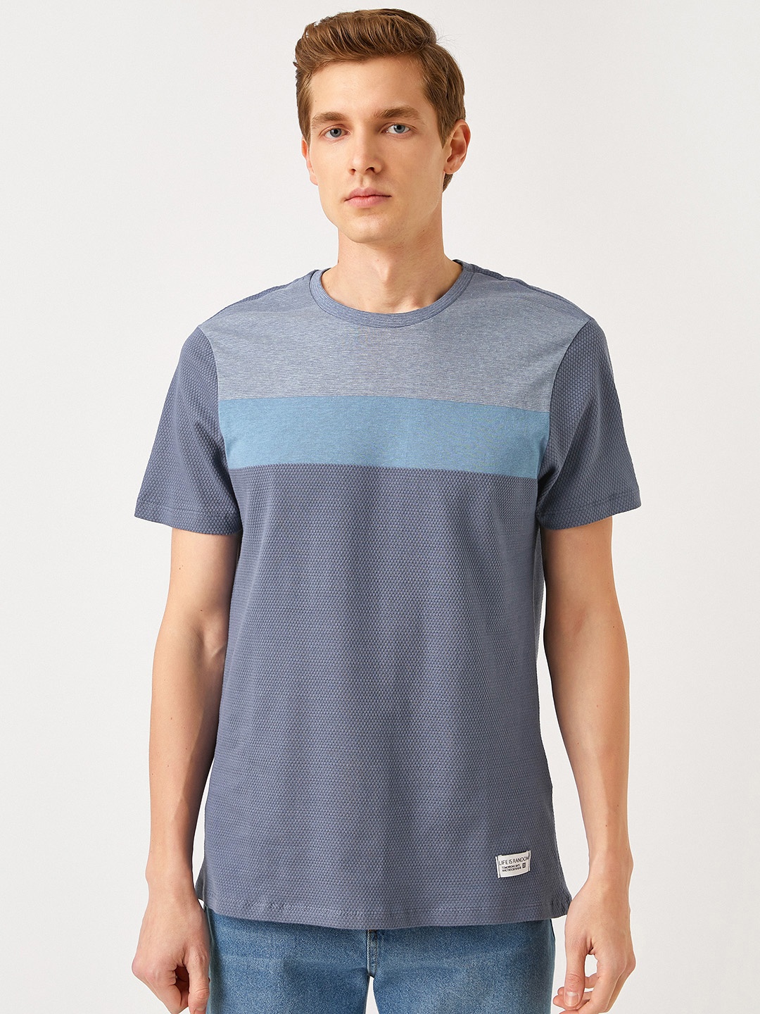 

Koton Men Blue Colourblocked Slim Fit T-shirt