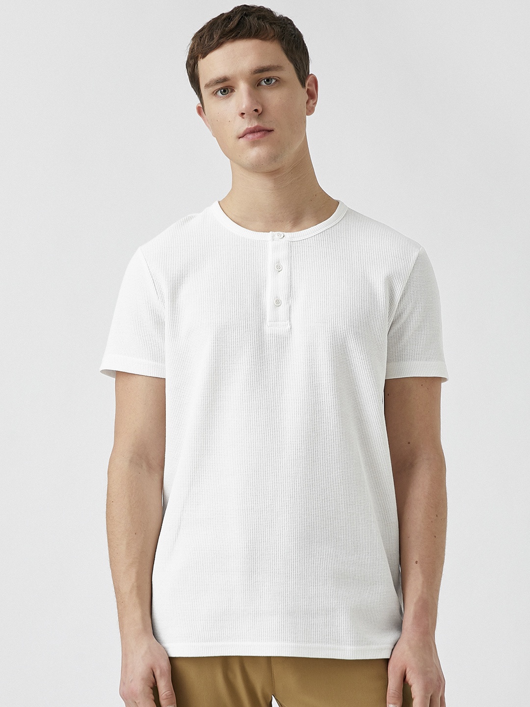 

Koton Men Off White Waffle Knit Henley Neck T-shirt