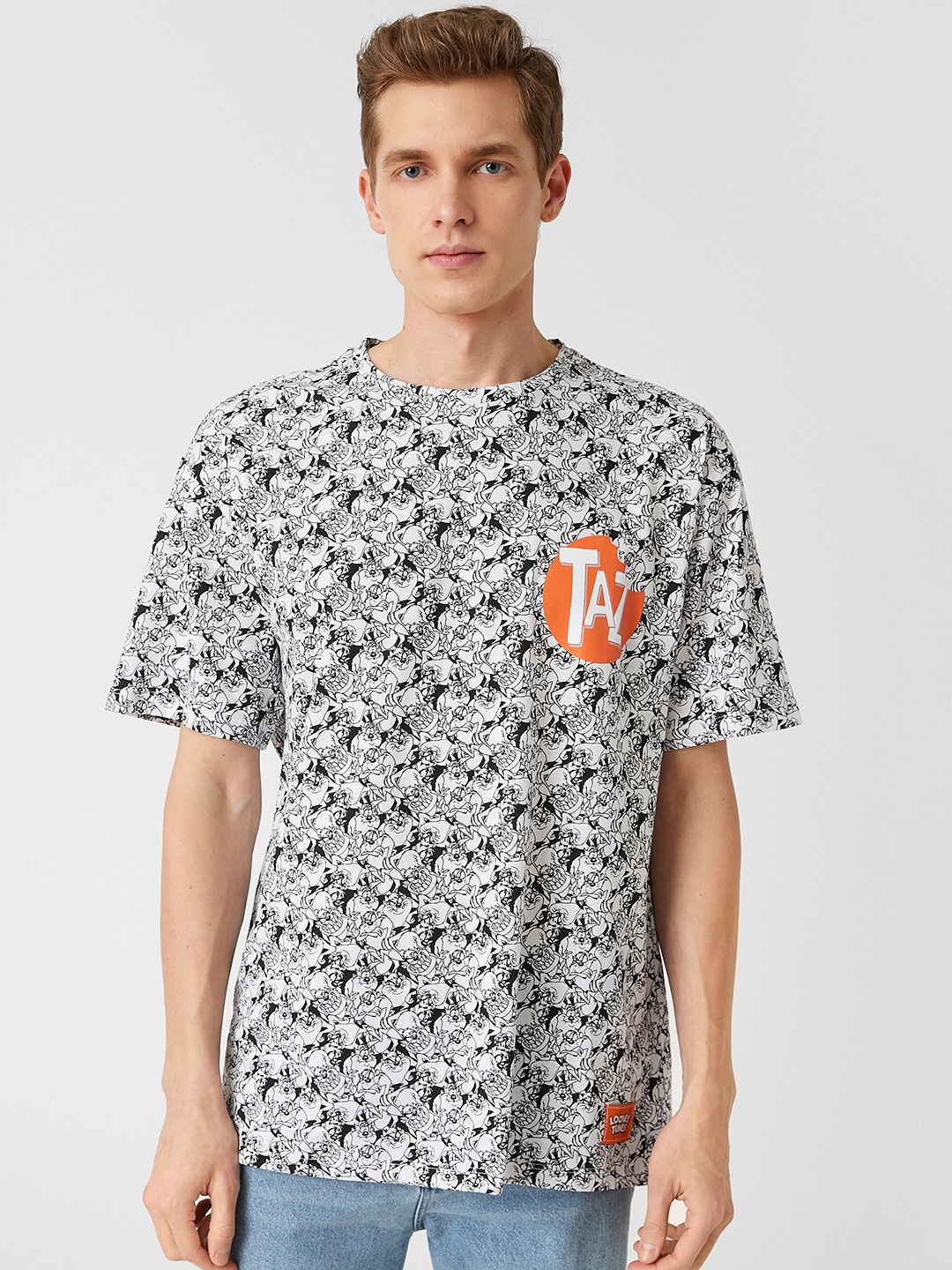 

Koton Men White & Black Tasmanian Devil Print Oversized Fit Pure Cotton T-shirt