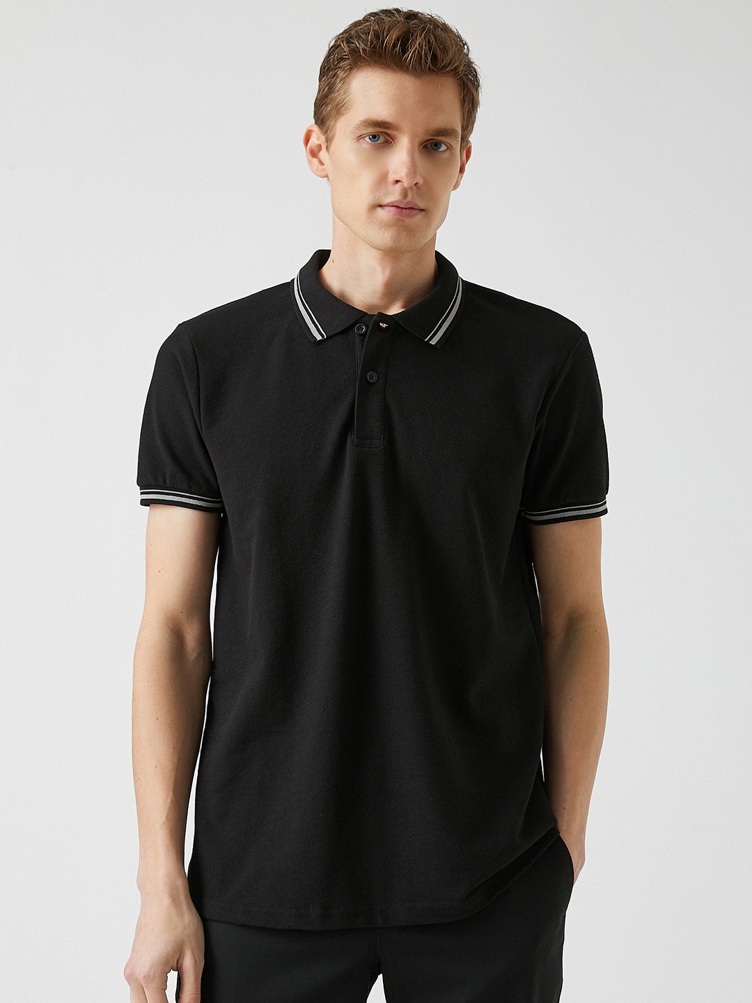 

Koton Men Black Solid Polo Collar T-shirt
