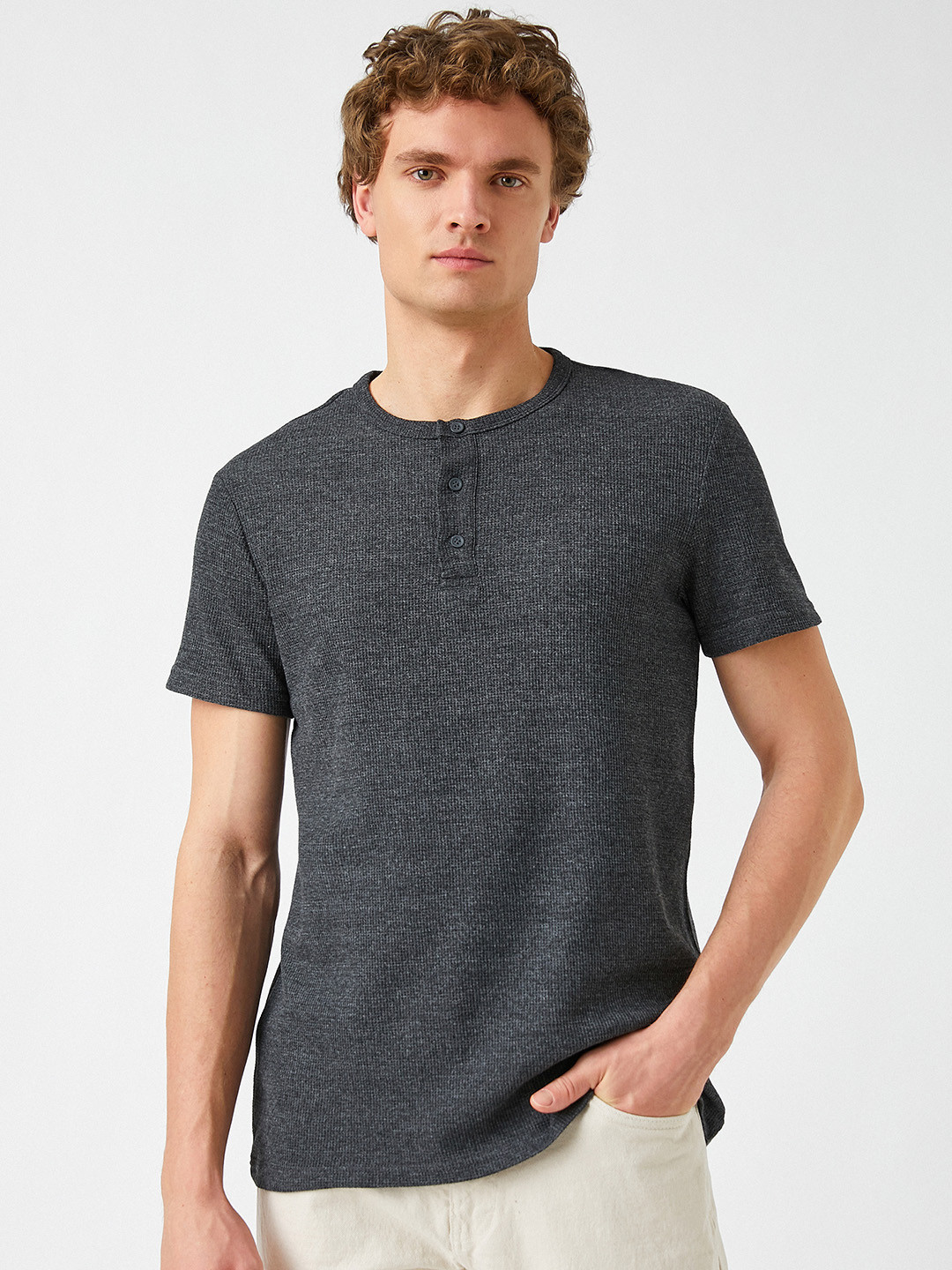 

Koton Men Charcoal Grey Textured Henley Neck T-shirt