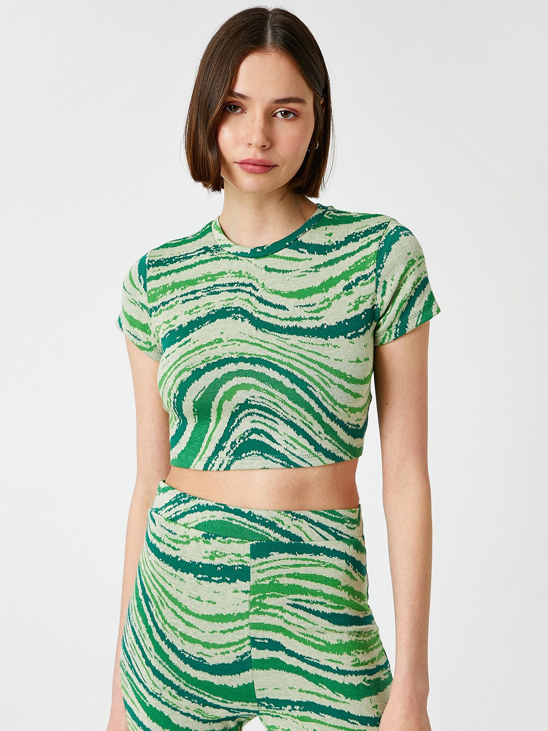 

Koton Women Green & Beige Abstract Print Crop Top