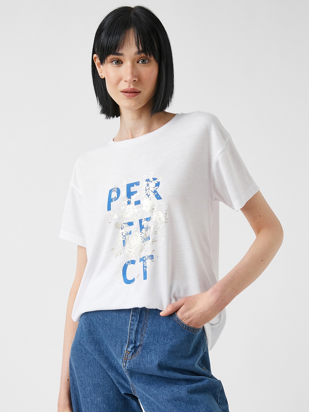

Koton Women White & Blue Typography Print Round Neck T-shirt