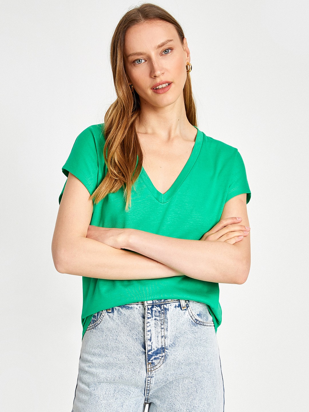 

Koton Women Green V-Neck Extended Sleeves T-shirt