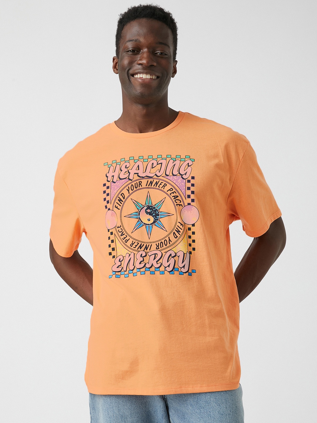 

Koton Men Peach-Coloured & White Conversational Print Relaxed Fit T-shirt