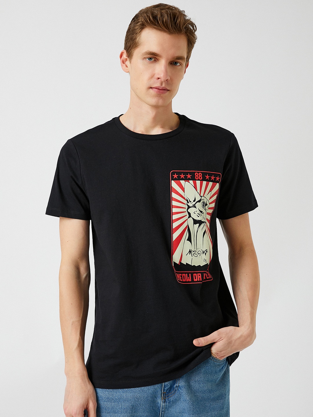 

Koton Men Black & Off White Graphic Print Pure Cotton Slim Fit T-shirt