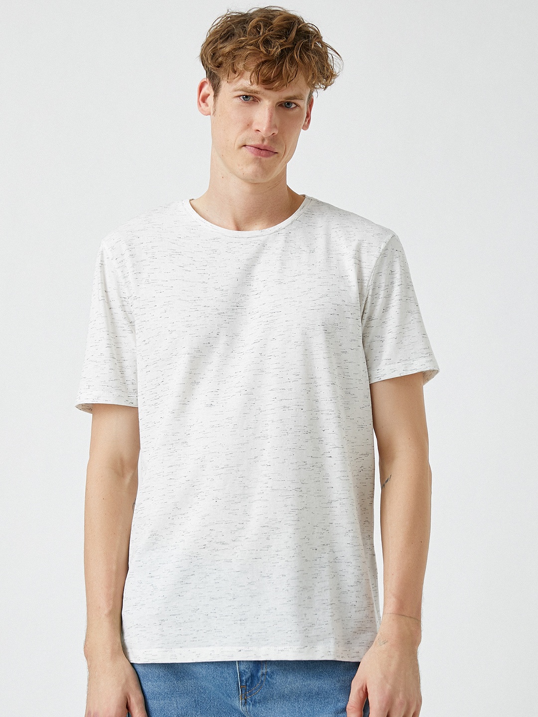 

Koton Men Off White Slim Fit Melange Effect T-shirt