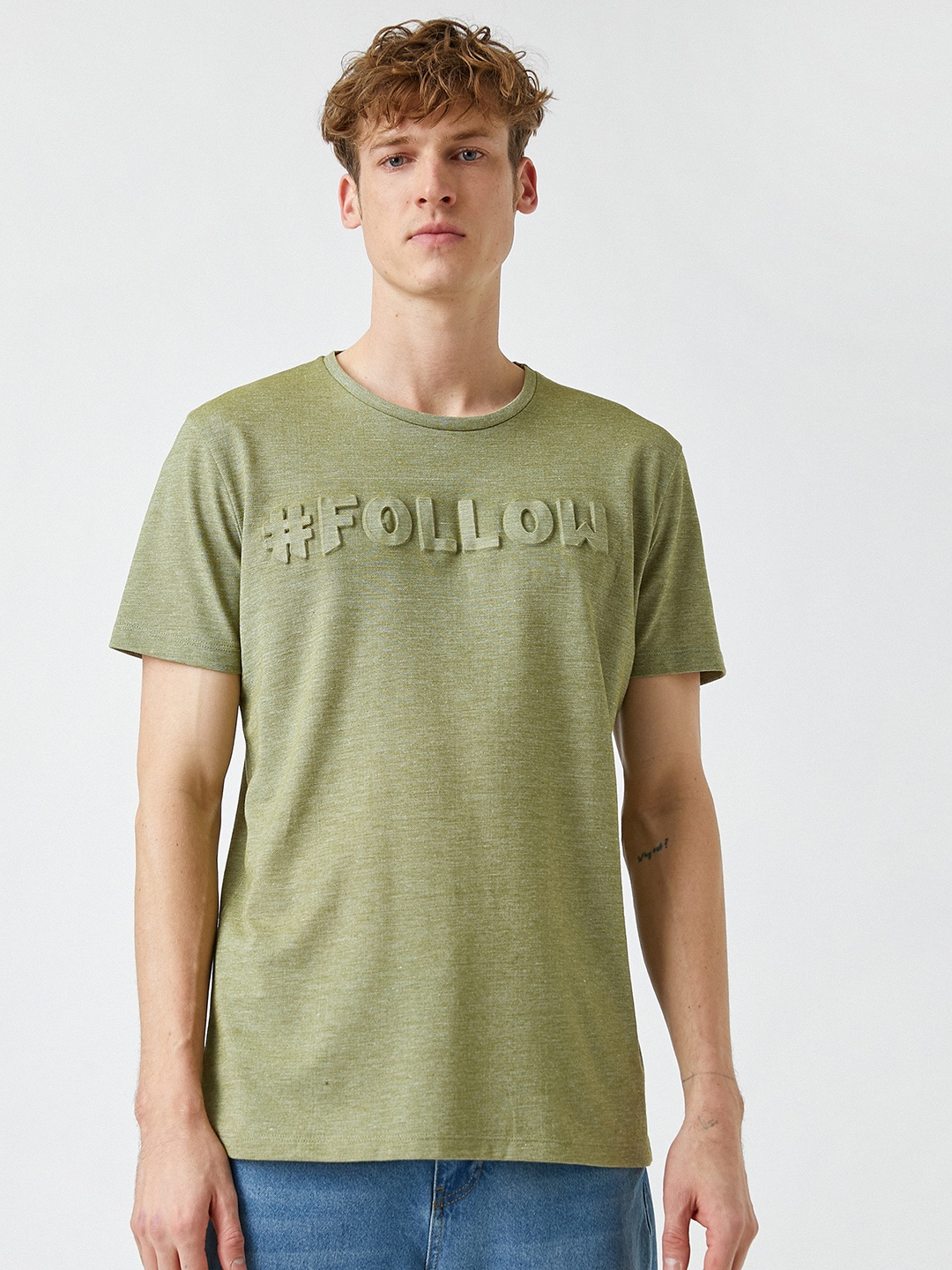 

Koton Men Olive Green Typography Pattern Slim Fit T-shirt