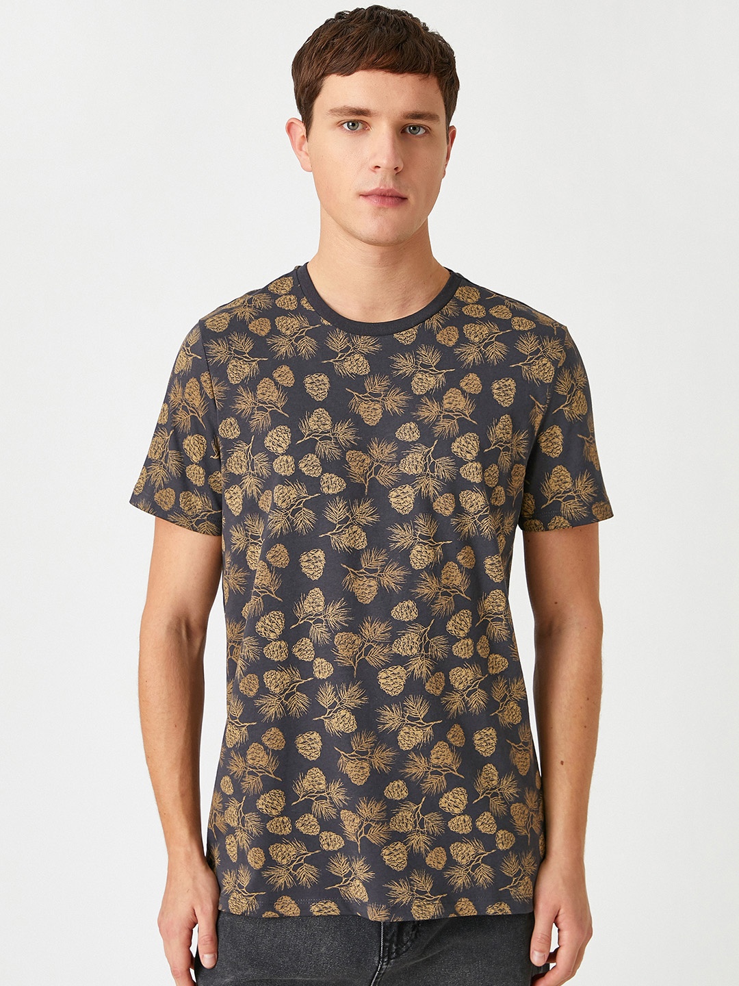 

Koton Men Navy Blue & Mustard Yellow Floral Printed Pure Cotton Slim Fit T-shirt