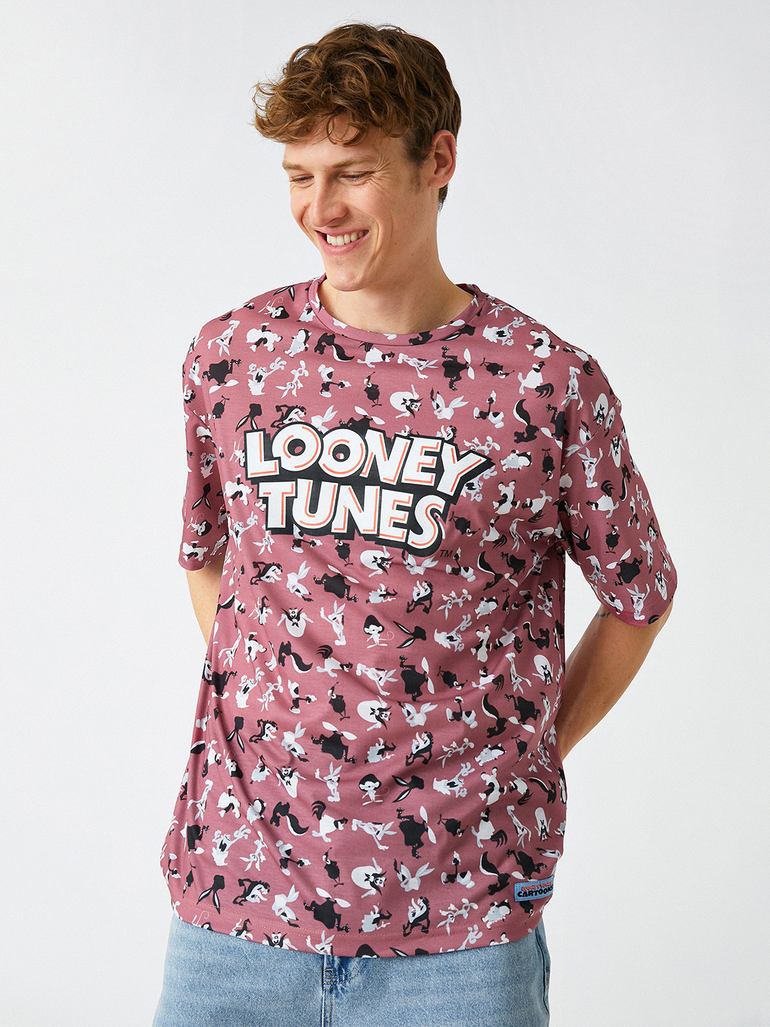 

Koton Men Dusty Pink & Black Looney Tunes Print T-shirt, Rose