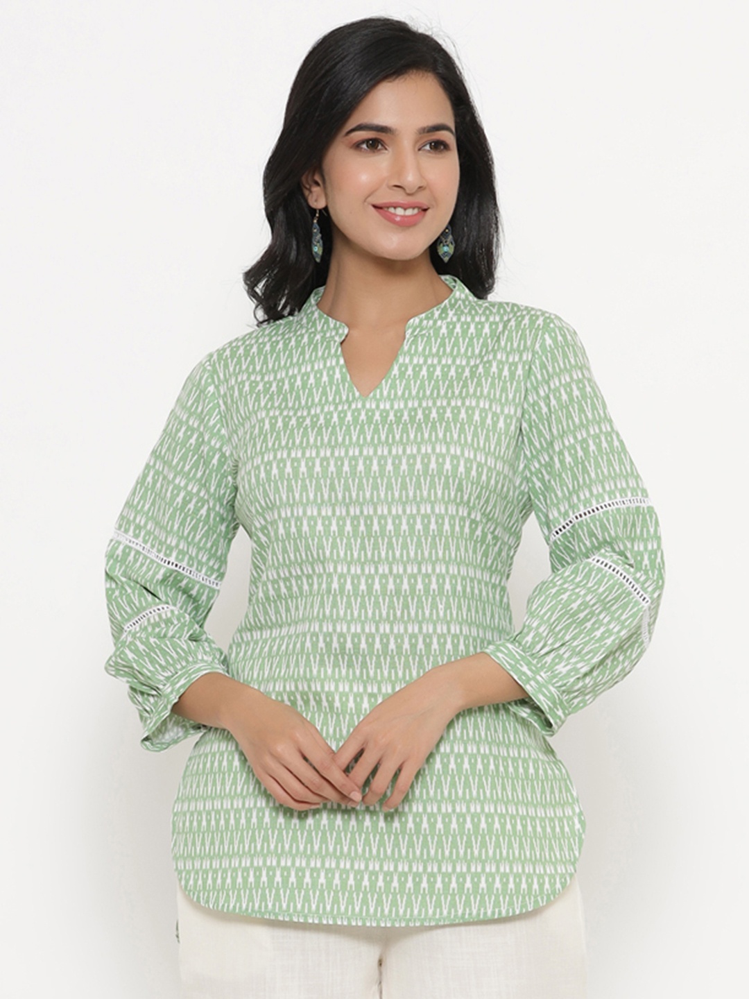 

Do Dhaage Green Geometric Print Top