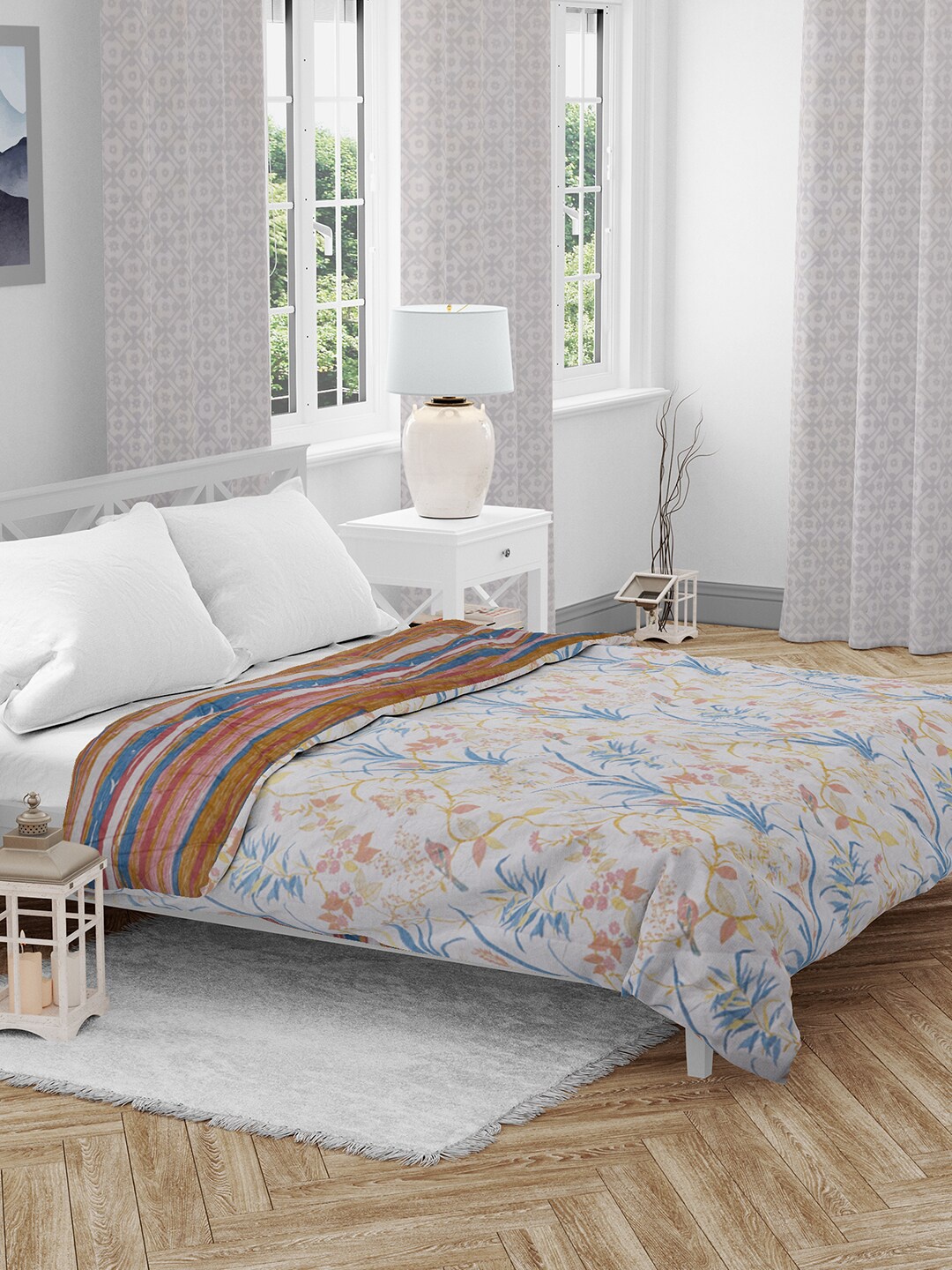 

HomeTown Coral & White Floral AC Room 150 GSM Double Bed Comforter