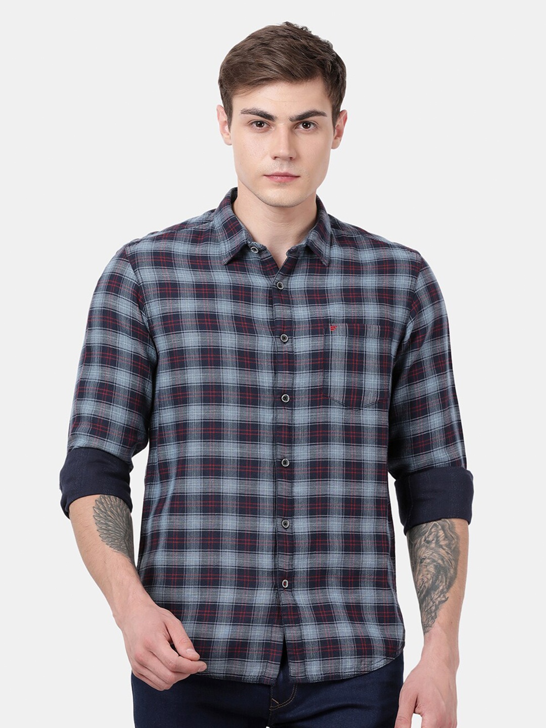 

t-base Men Blue Standard Checked Casual Shirt
