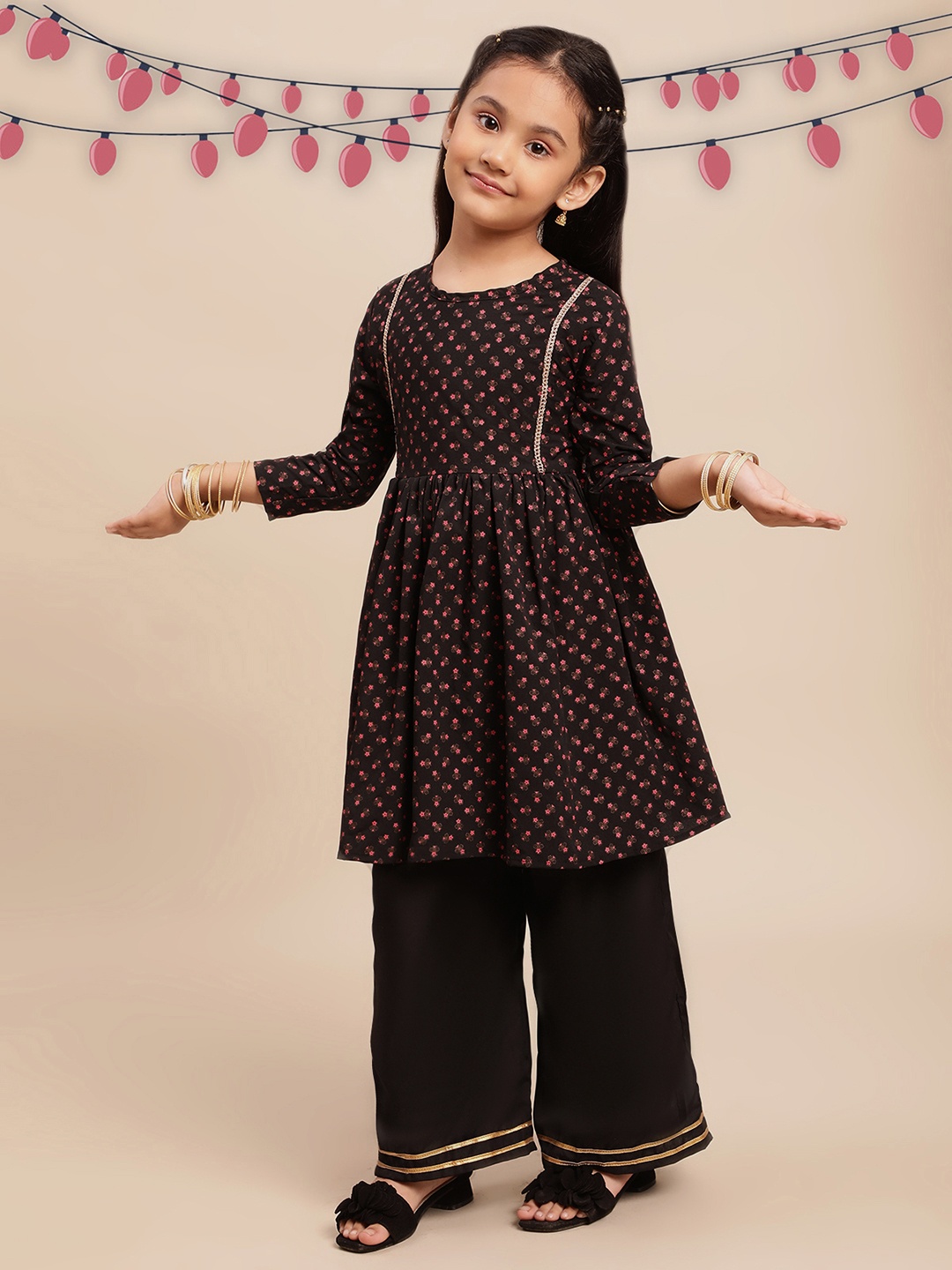

Ahalyaa Girls Black Ethnic Motifs Printed Kurta with Palazzos