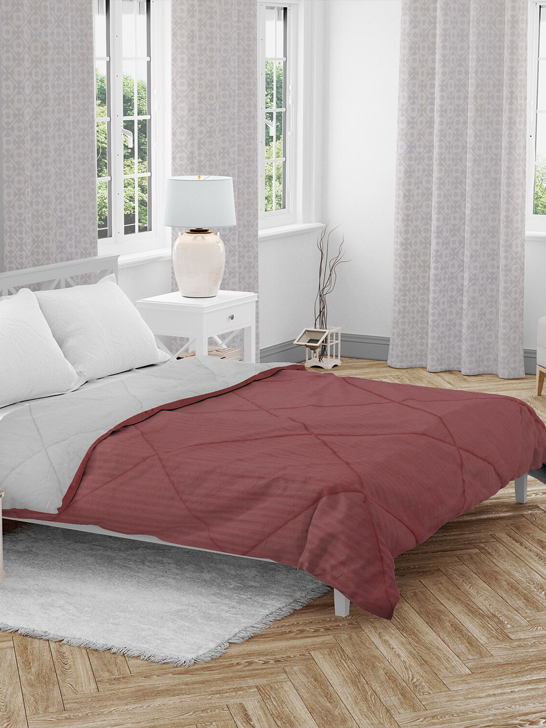 

HomeTown Off White & Brown AC Room 150 GSM Double Bed Comforter