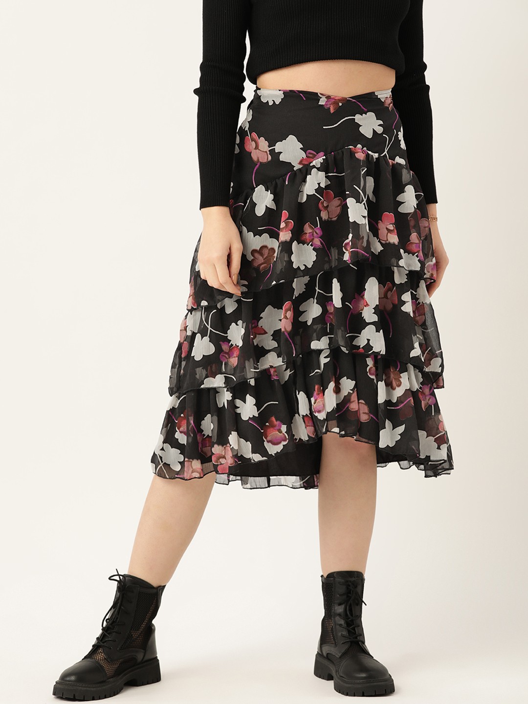 

Antheaa Women Black & Off-White Floral Printed Flare Skirt
