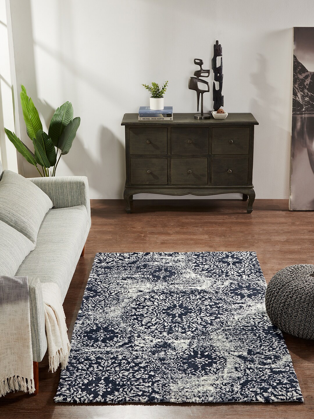 

Pano Grey & Black Abstract Printed Carpets
