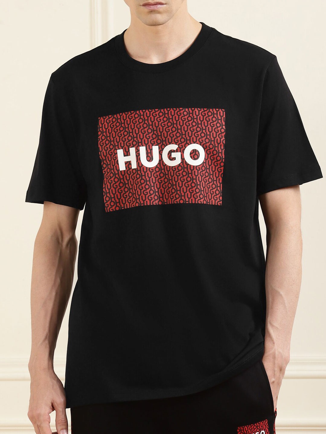 

HUGO Men Black Typography Printed Pure Cotton T-shirt