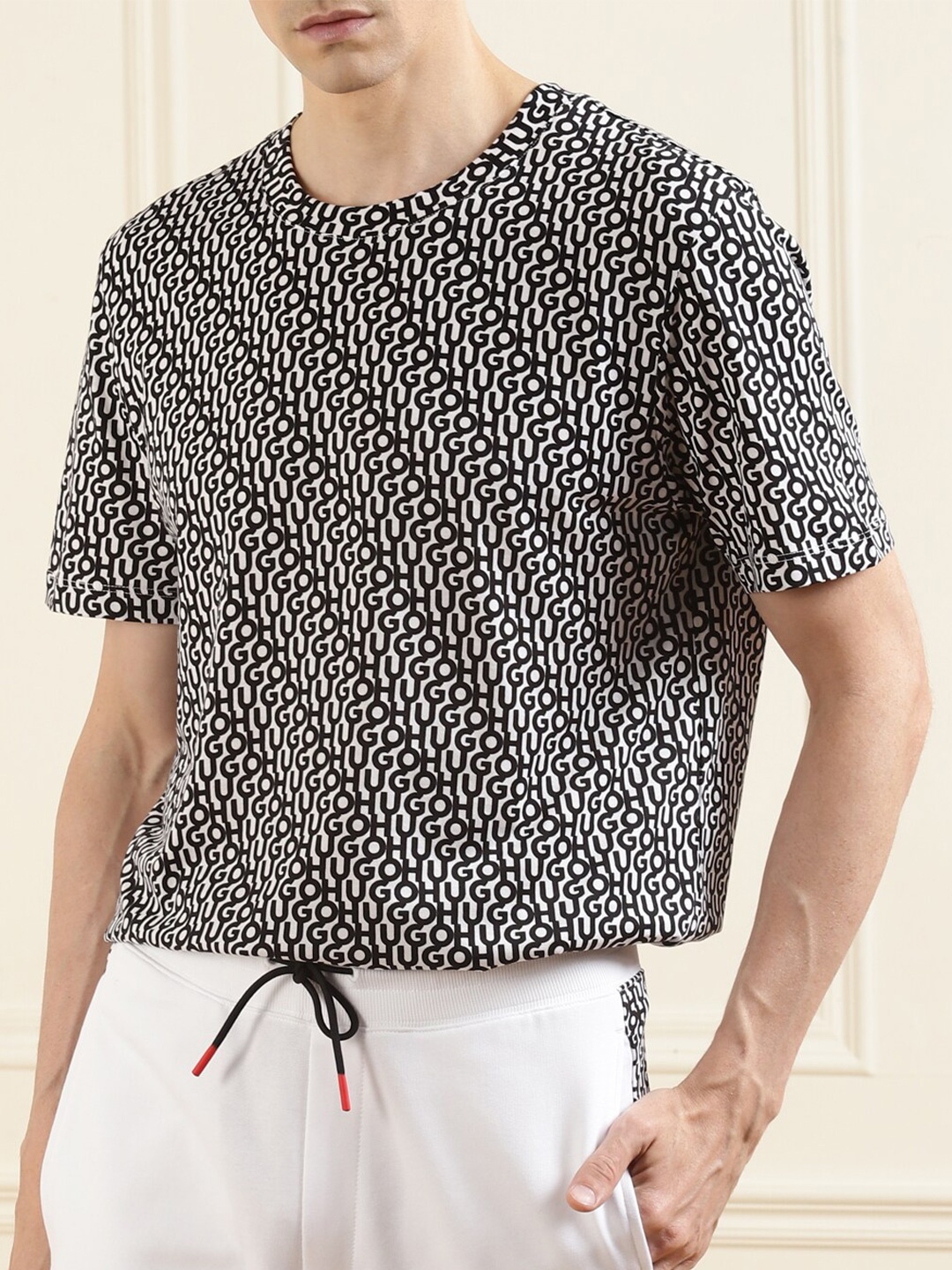 

HUGO Men Black & White Brand Logo Printed Pure Cotton T-shirt