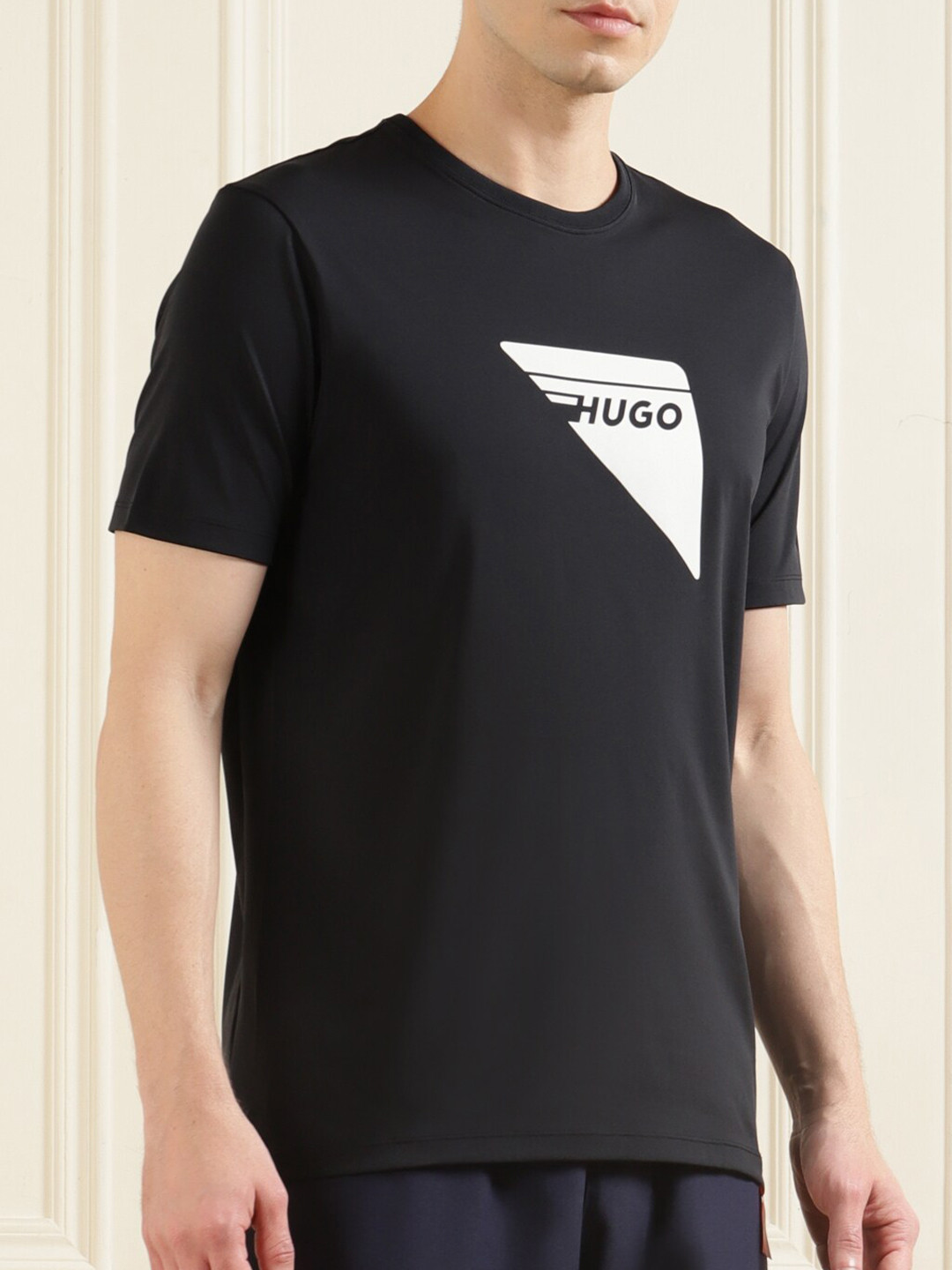 

HUGO Men Black Typography Round Neck Short Sleeves Chest Logo T-shirt
