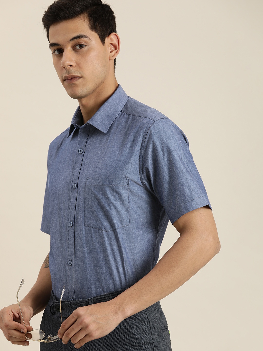 

INVICTUS Men Blue Slim Fit Solid Opaque Pure Cotton Formal Shirt