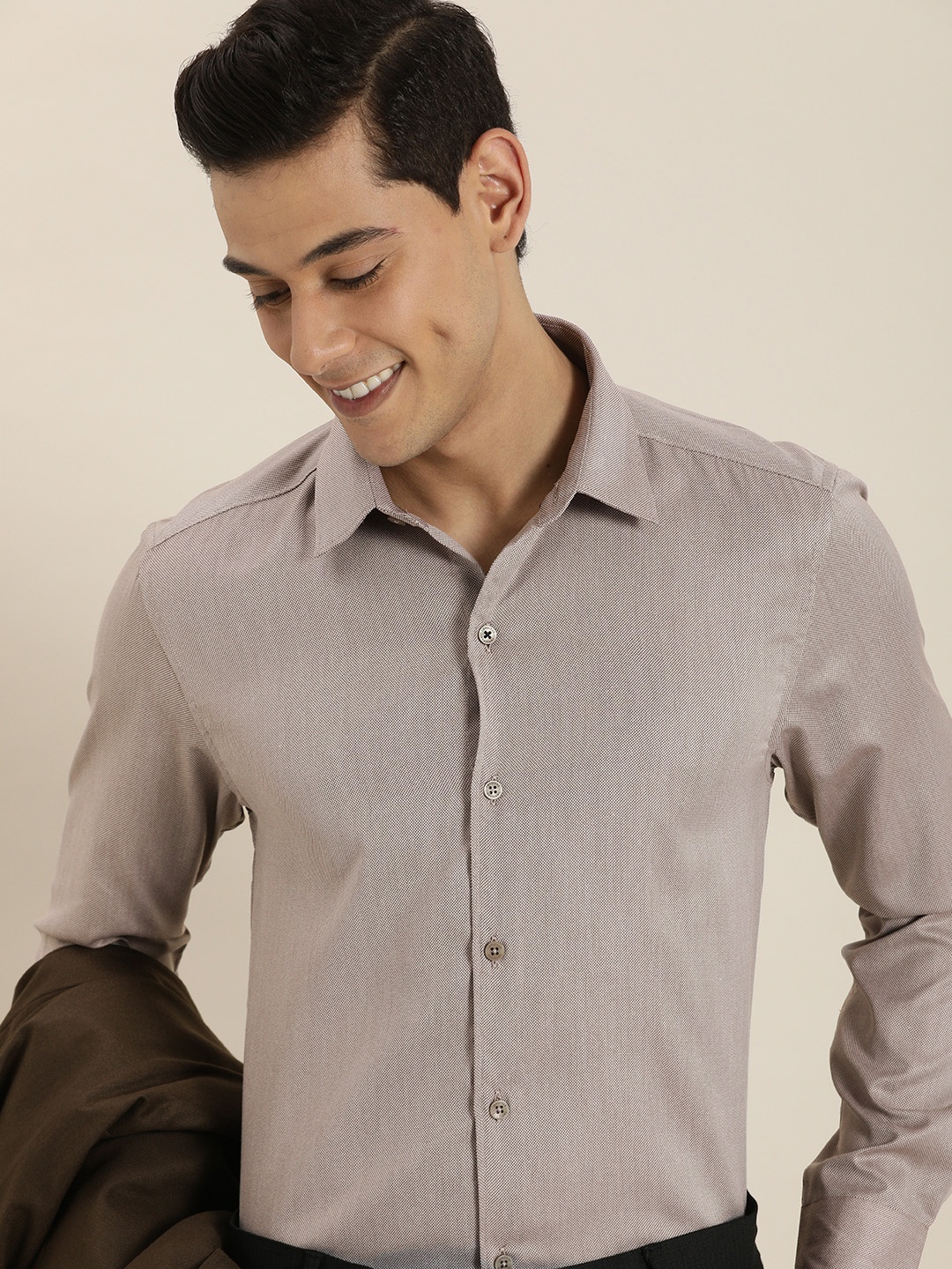 

INVICTUS Men Grey Textured Slim Fit Formal Shirt
