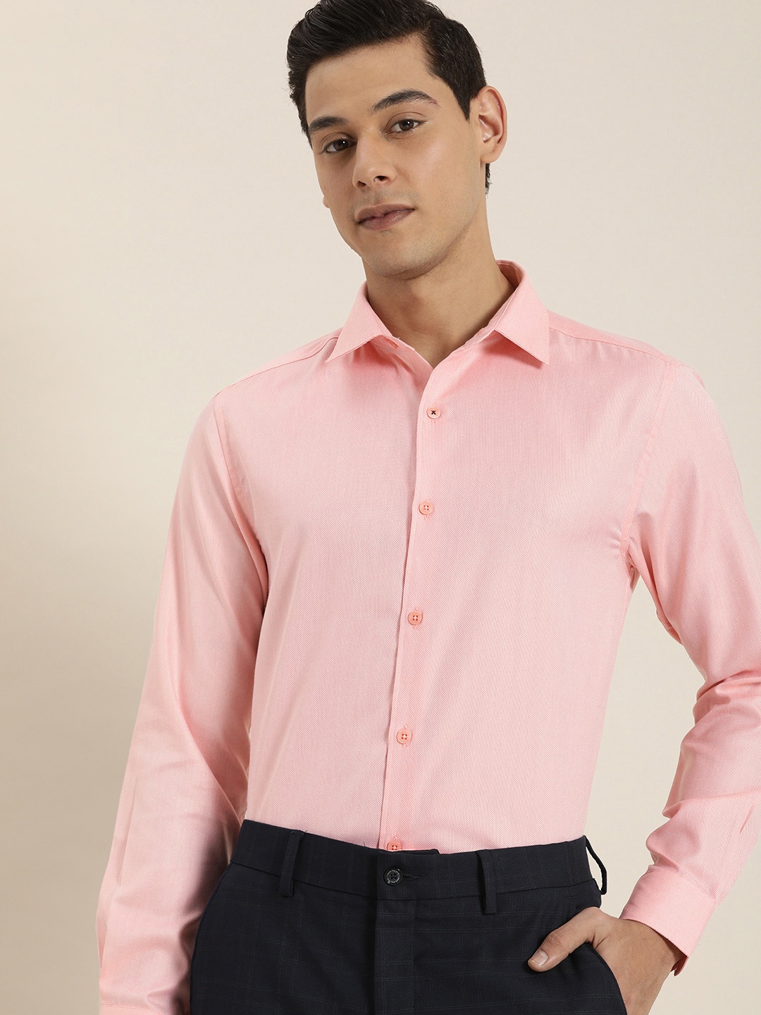 

INVICTUS Men Orange Slim Fit Casual Shirt, Pink