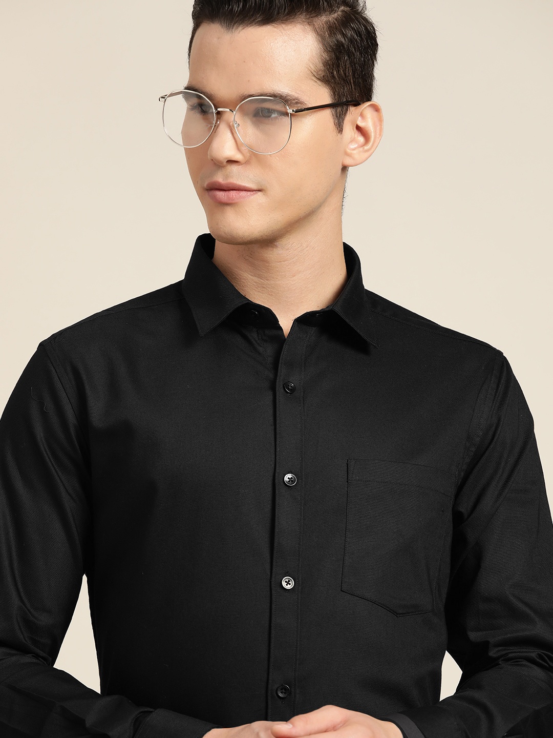 

INVICTUS Men Pure Cotton Slim Fit Smart Casual Shirt, Black
