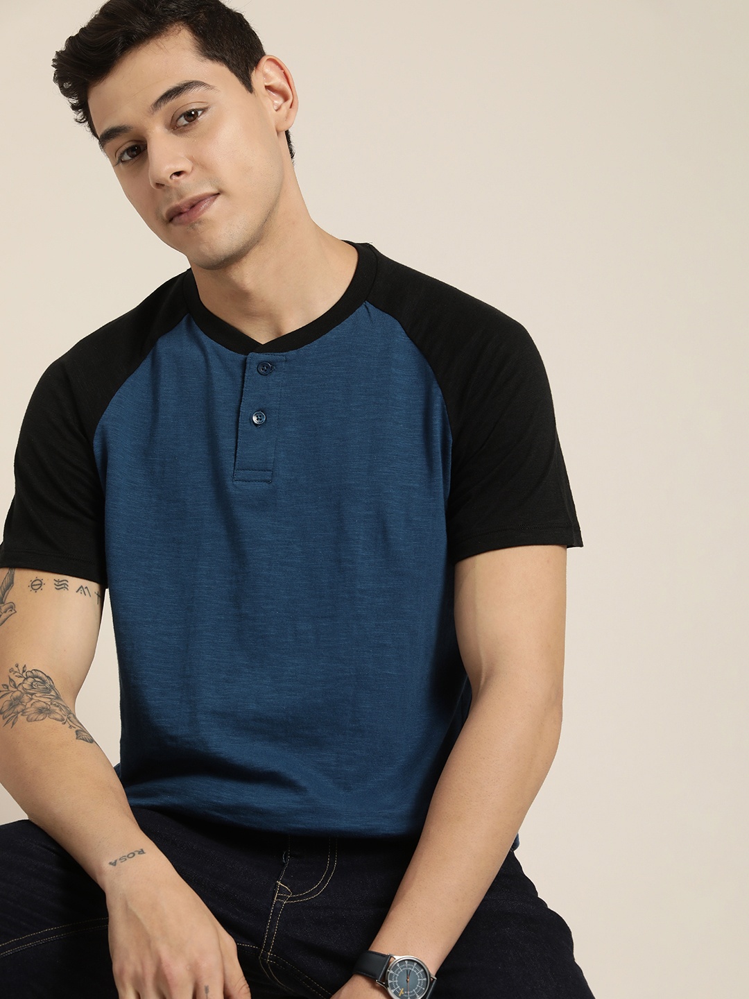 

INVICTUS Men Solid Henley Neck Contrast Raglan Sleeves Pure Cotton T-shirt, Navy blue